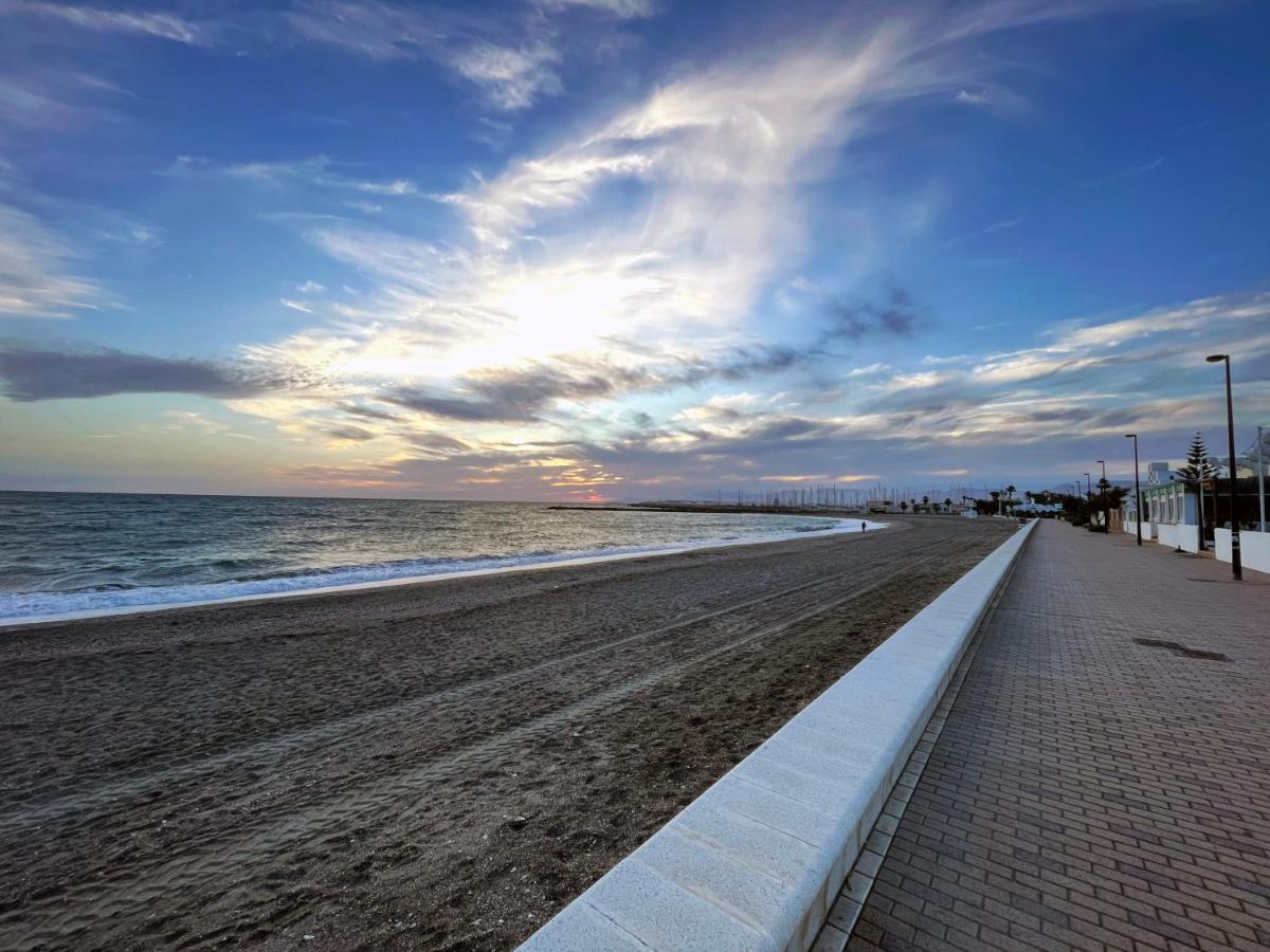 Primera Linea De Playa De Martina Almerimar Ngoại thất bức ảnh